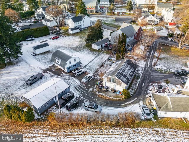 8914 BROOKDALE RD, Breinigsville, PA 18031