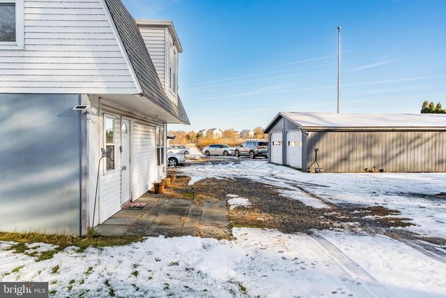 8914 BROOKDALE RD, Breinigsville, PA 18031