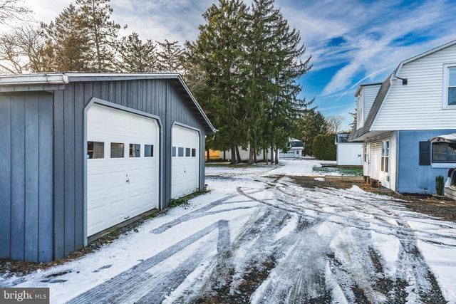 8914 BROOKDALE RD, Breinigsville, PA 18031