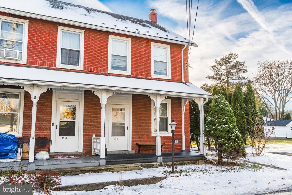 8914 BROOKDALE RD, Breinigsville, PA 18031