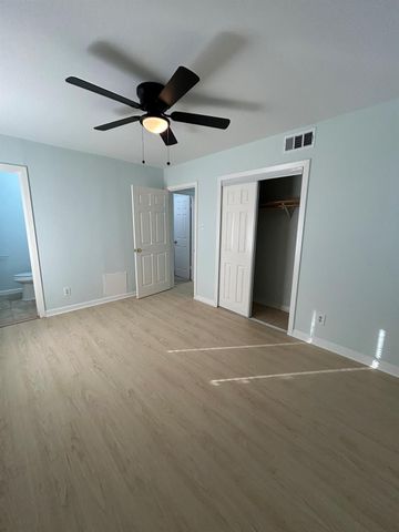 6521 Mobud Drive, Houston, TX 77074