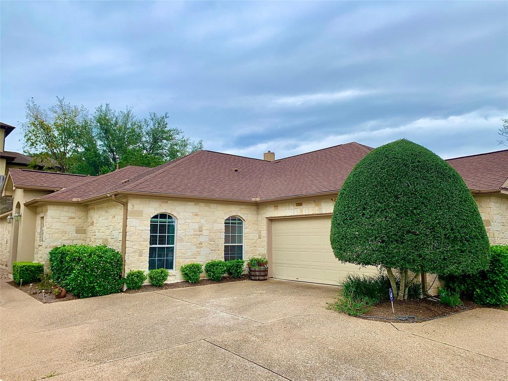 1305 Delsie DR A, Lakeway, TX 78734