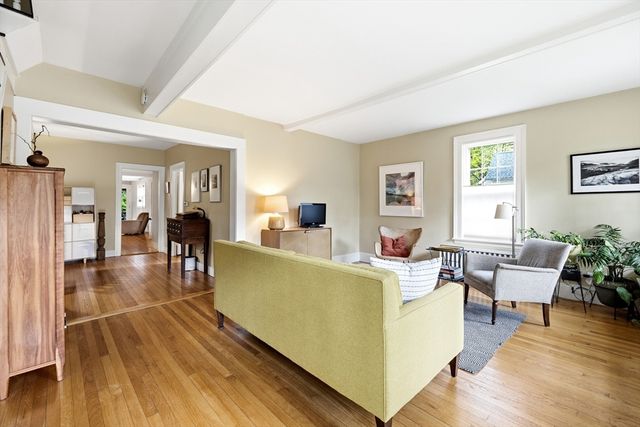 106 Chestnut St, Northampton, MA 01062