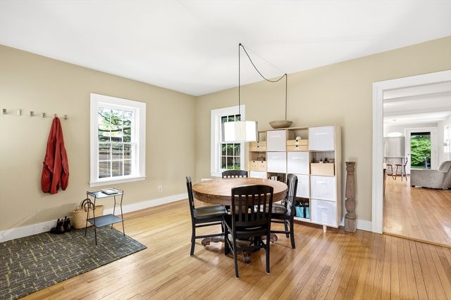 106 Chestnut St, Northampton, MA 01062