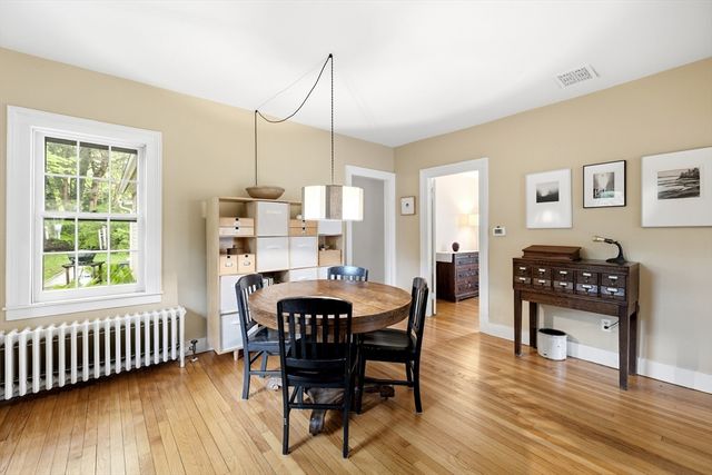 106 Chestnut St, Northampton, MA 01062
