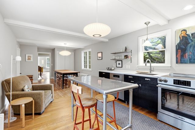 106 Chestnut St, Northampton, MA 01062