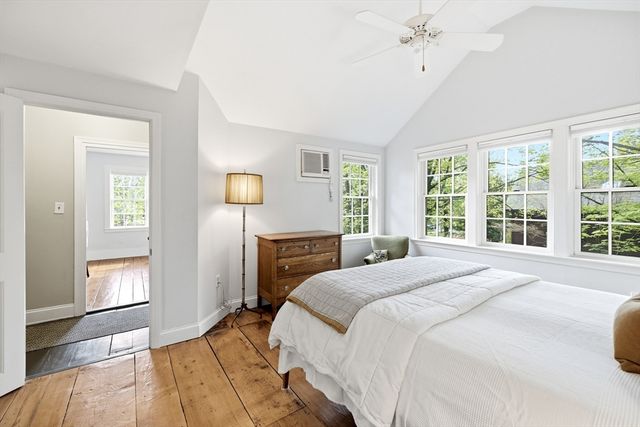 106 Chestnut St, Northampton, MA 01062