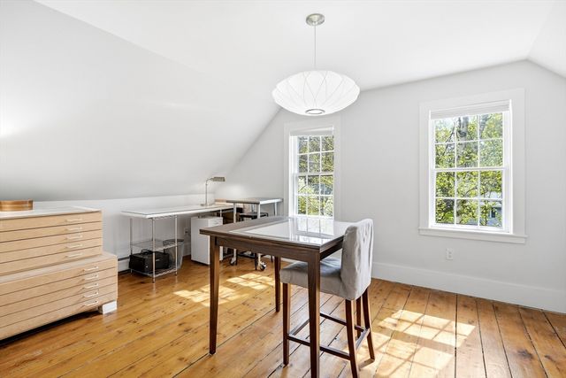 106 Chestnut St, Northampton, MA 01062