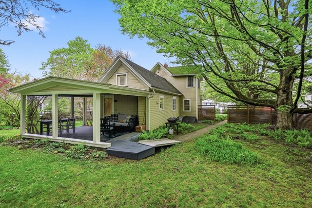 106 Chestnut St, Northampton, MA 01062