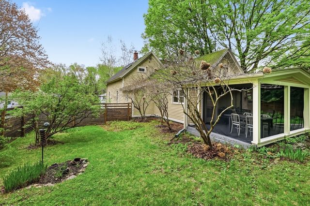 106 Chestnut St, Northampton, MA 01062