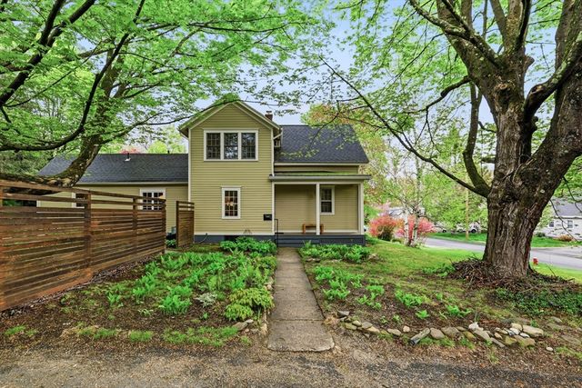 106 Chestnut St, Northampton, MA 01062