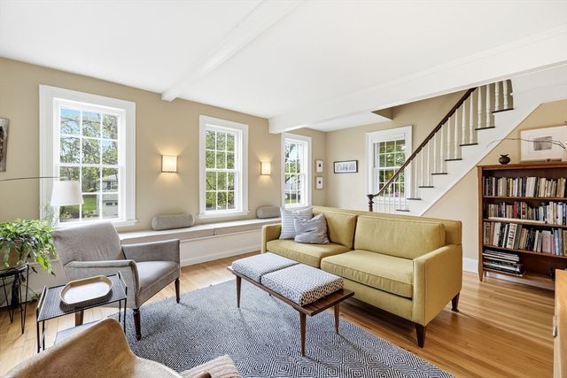 106 Chestnut St, Northampton, MA 01062
