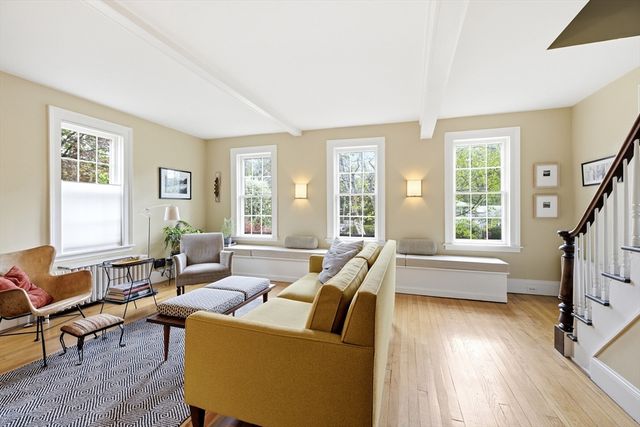 106 Chestnut St, Northampton, MA 01062