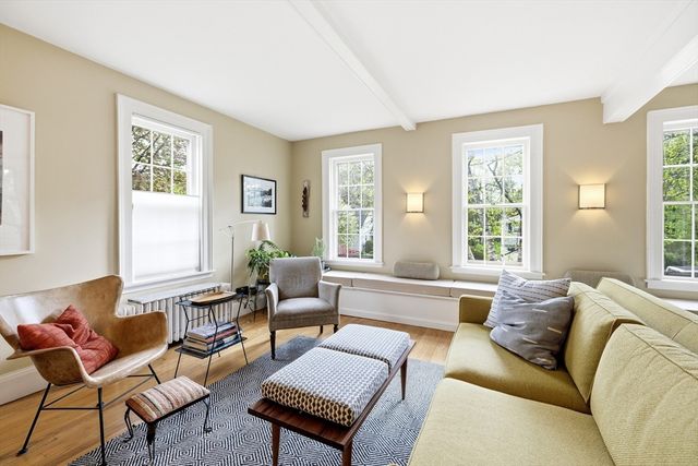 106 Chestnut St, Northampton, MA 01062