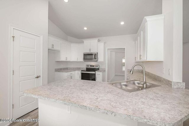 483 Oakleaf Street SW, Palm Bay, FL 32908