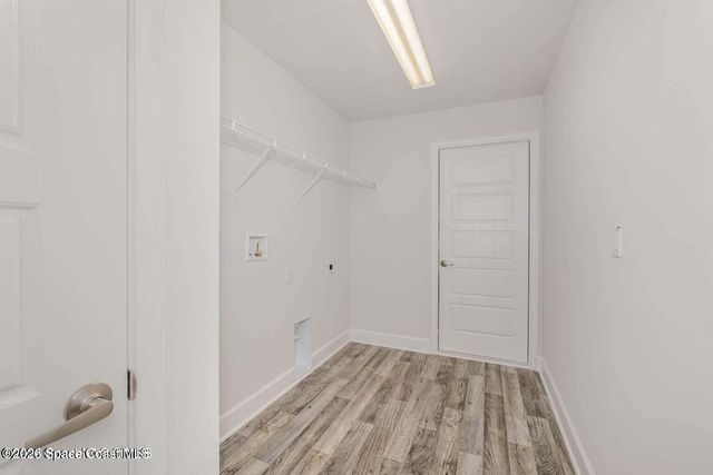483 Oakleaf Street SW, Palm Bay, FL 32908