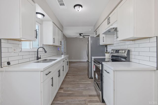 1401 N Williams Street, Hanford, CA 93230