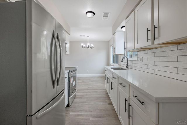 1401 N Williams Street, Hanford, CA 93230