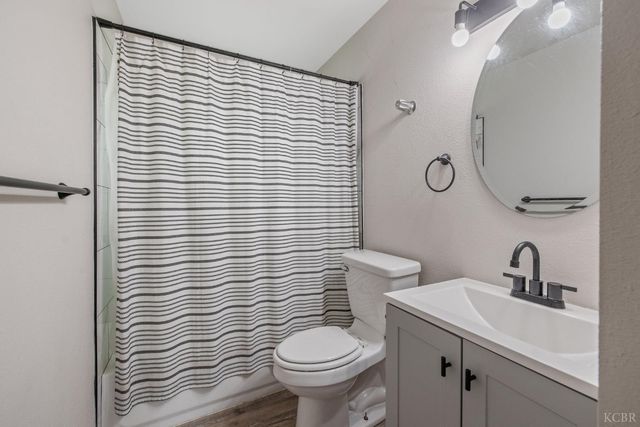 1401 N Williams Street, Hanford, CA 93230