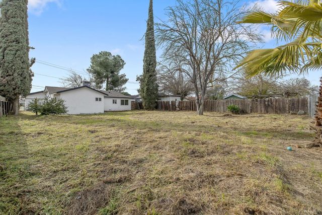 1401 N Williams Street, Hanford, CA 93230