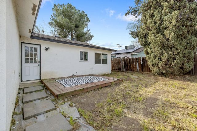 1401 N Williams Street, Hanford, CA 93230