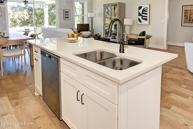 12510 Button Willow Ln, Louisville, KY 40299