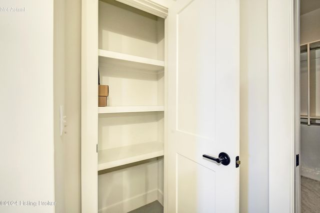 12510 Button Willow Ln, Louisville, KY 40299