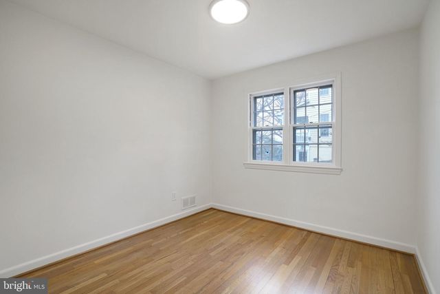 5411 22ND ST N, Arlington, VA 22205