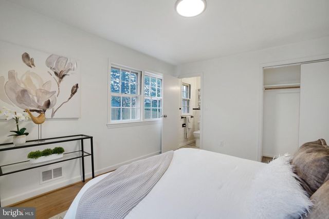 5411 22ND ST N, Arlington, VA 22205