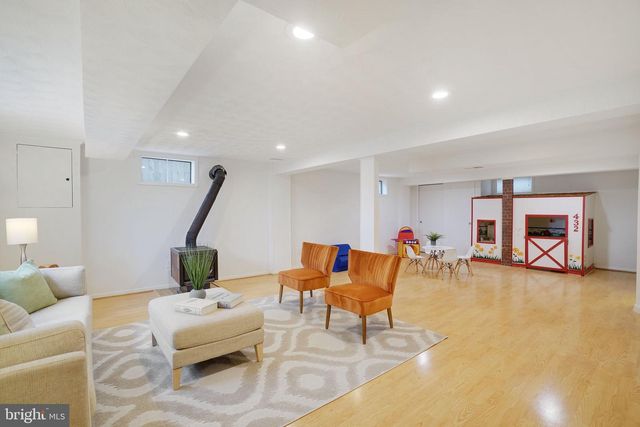 5411 22ND ST N, Arlington, VA 22205