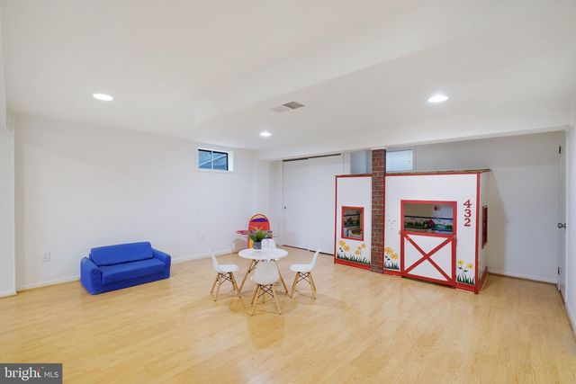 5411 22ND ST N, Arlington, VA 22205