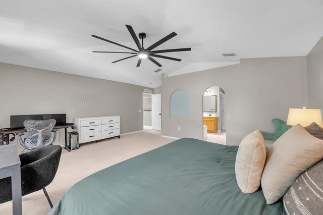 2566 12TH Square SW, Vero Beach, FL 32968
