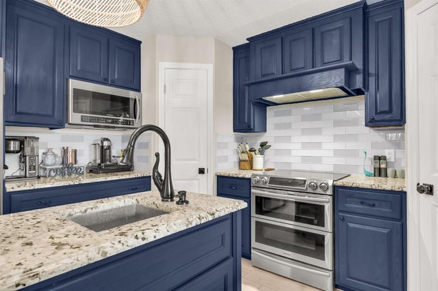2566 12TH Square SW, Vero Beach, FL 32968