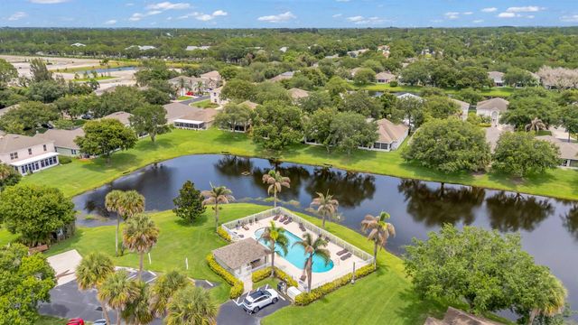 2566 12TH Square SW, Vero Beach, FL 32968