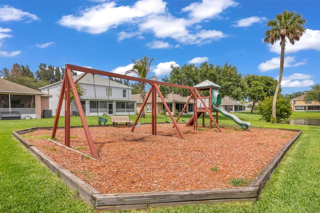 2566 12TH Square SW, Vero Beach, FL 32968