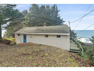 42510 HILLCREST Ave, Cloverdale, OR 97112