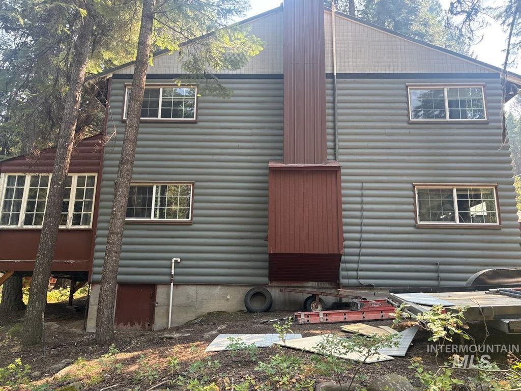 654 Bings Rd, Cascade, ID 83611 photo 2
