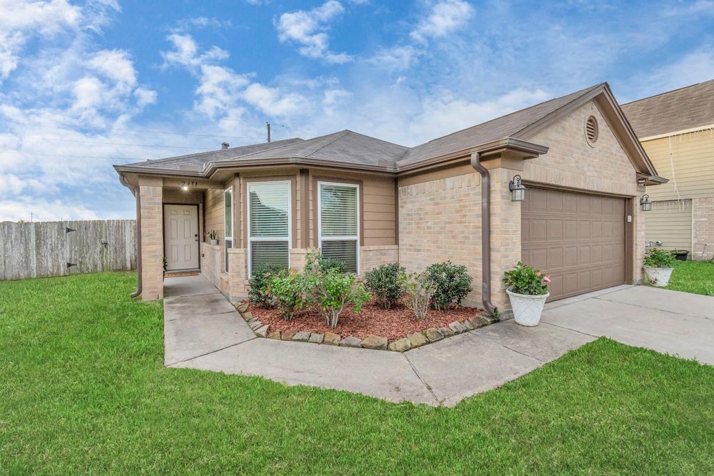2411 Zephyr Lane, Rosenberg, TX 77471