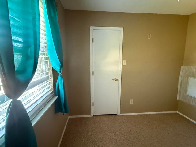 106 E Cragin Street, Levelland, TX 79336