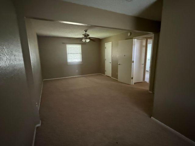 106 E Cragin Street, Levelland, TX 79336