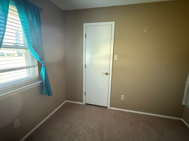 106 E Cragin Street, Levelland, TX 79336