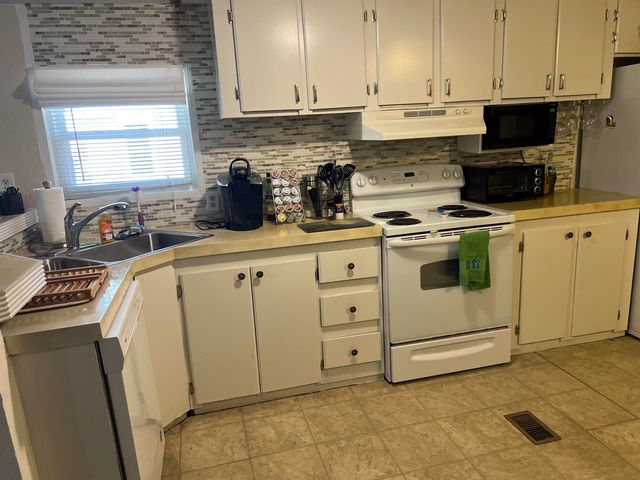 2720 Leo Dr., Myrtle Beach, SC 29575