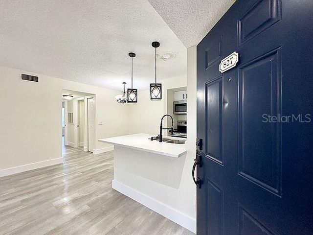 5140 CONROY ROAD 27, Orlando, FL 32811