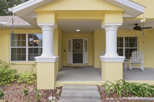 5940 W Pine Circle, Crystal River, FL 34429