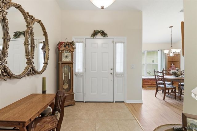 5940 W Pine Circle, Crystal River, FL 34429