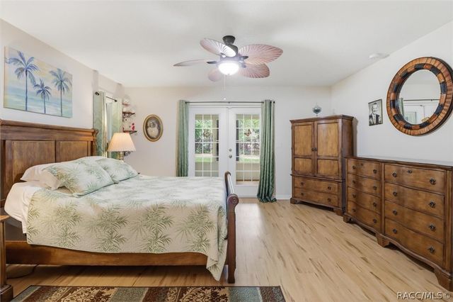 5940 W Pine Circle, Crystal River, FL 34429