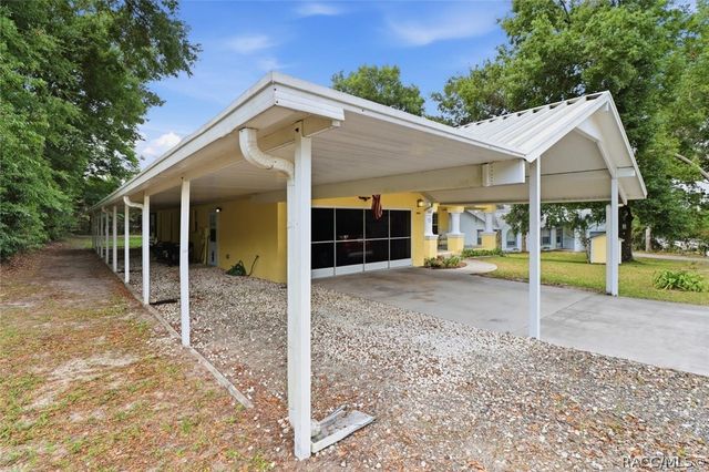 5940 W Pine Circle, Crystal River, FL 34429