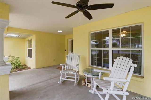 5940 W Pine Circle, Crystal River, FL 34429
