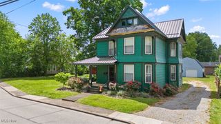 111 W 4 1/2 Street, Williamstown, WV 26187