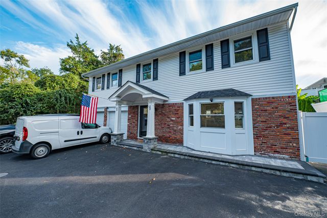 850 Saint Johnland Road, Kings Park, NY 11754